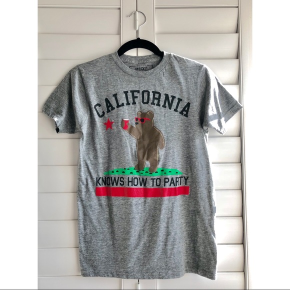 Graphic tee - Picture 1 of 1